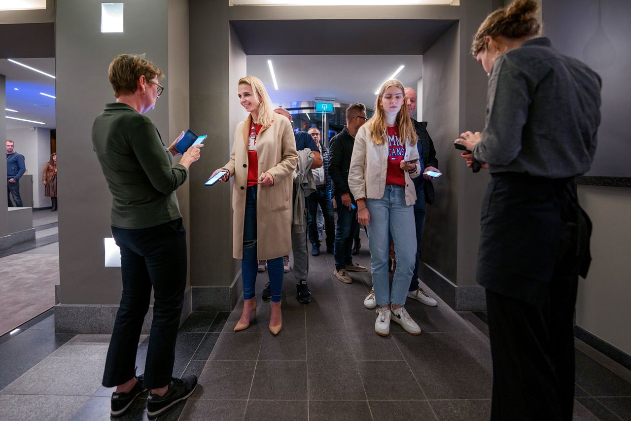De coronapas liet diepe sporen na: minder Nederlanders laten zich en hun kinderen vaccineren