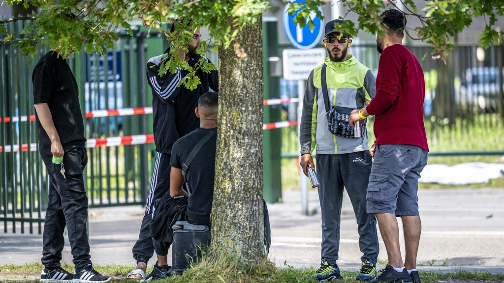 Ter Apel: een vechtpartij, wegblijvende hulpverleners en een patstelling tussen instanties