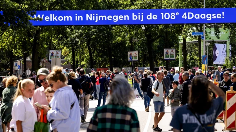 Vier verdachten melden zich bij politie na mishandeling beveiliger Nijmegen