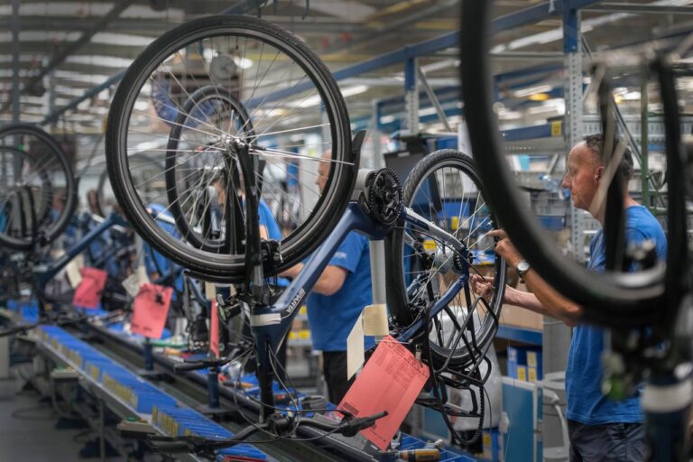 Fietsfabrikant Accell vraagt uitstel van betaling aan: een neergang in stappen