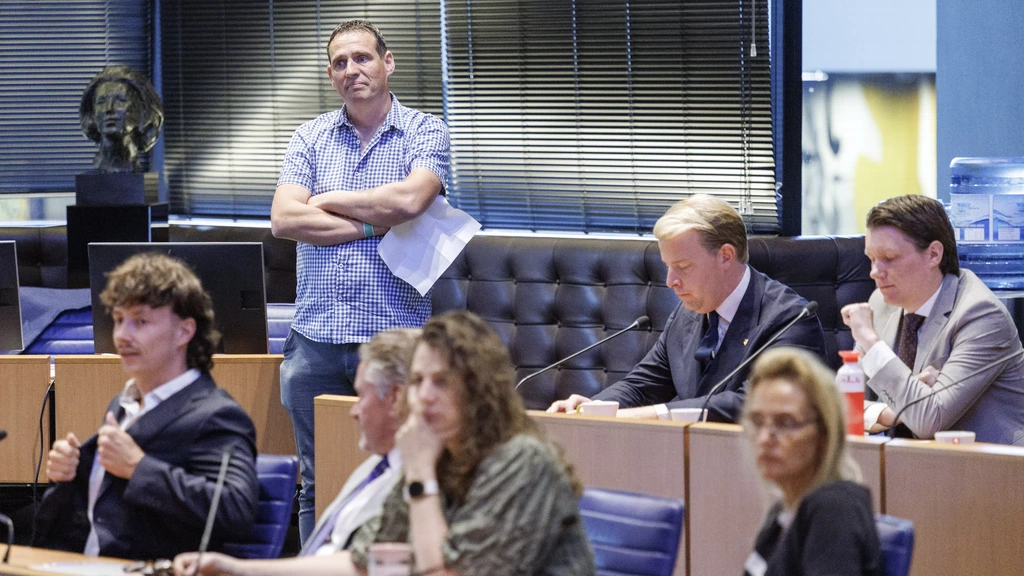 Noord-Brabant handhaaft intrekking vergunningen pluimveehouders, ondanks breed politiek protest