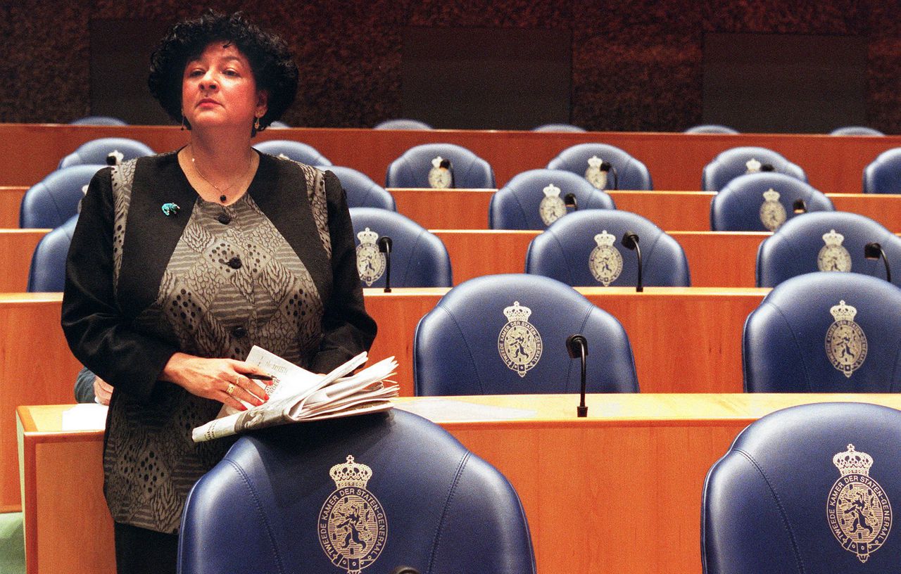 Tara Singh Varma (78) overleden: pionier in de Tweede Kamer met een bewogen en omstreden politieke carrière