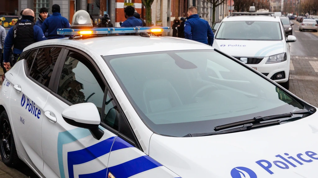 Een jaar cel voor bestuurder met levenslang rijverbod die toeterde naar politieauto