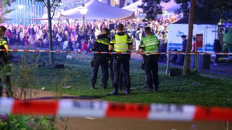 Twee gewonden bij steekpartij tijdens Leidens Ontzet, daders voortvluchtig